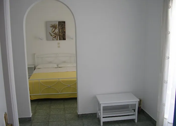 Finikas Santorini Kamari (Santorini)