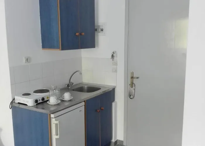 Finikas Santorini ホテル