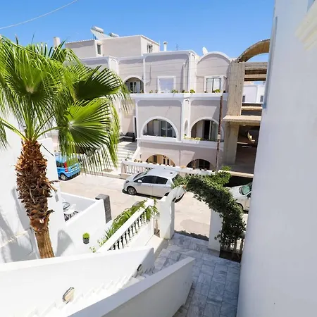 Finikas Santorini 3* Kamári