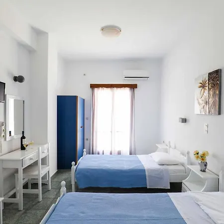 Finikas Santorini 3*