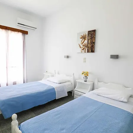 Hotel Finikas Santorini 3*