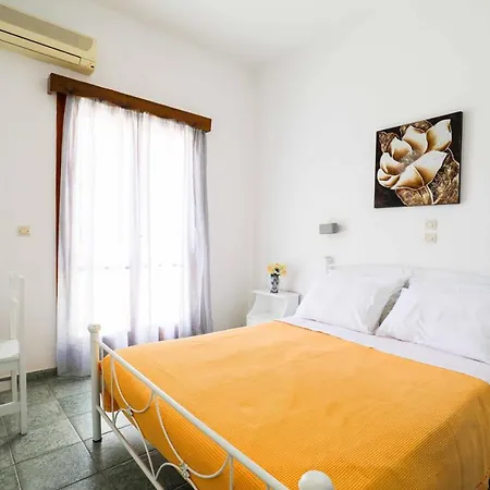 Hotel Finikas Santorini 3*