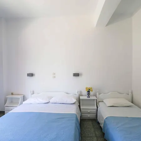 Finikas Santorini 3* Kamári