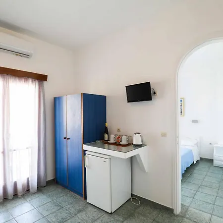 Finikas Santorini