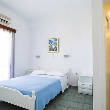 Finikas Santorini Hotel