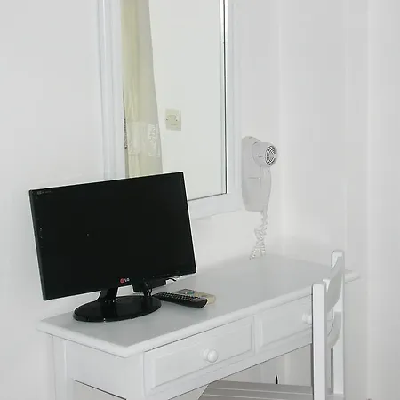 Finikas Santorini Kamári