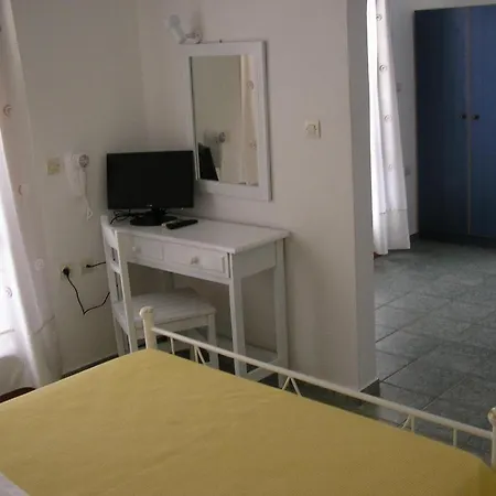 Hotel Finikas Santorini 3*