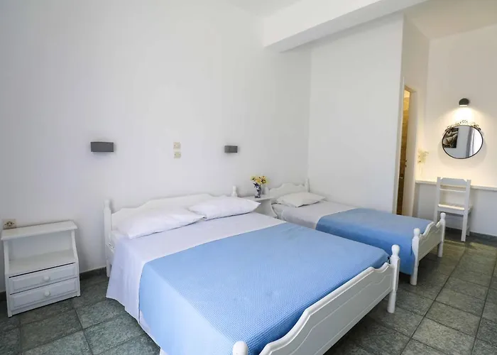 Finikas Santorini Hotel Kamári