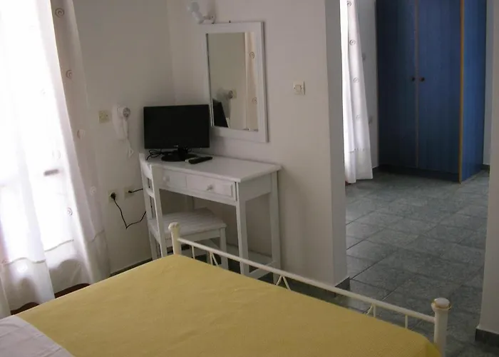 Hotel Finikas Santorini 3*