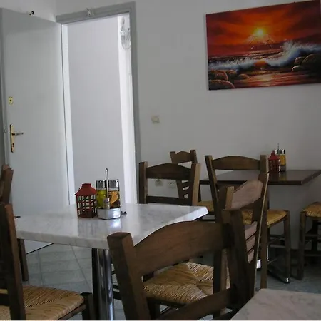 Finikas Santorini