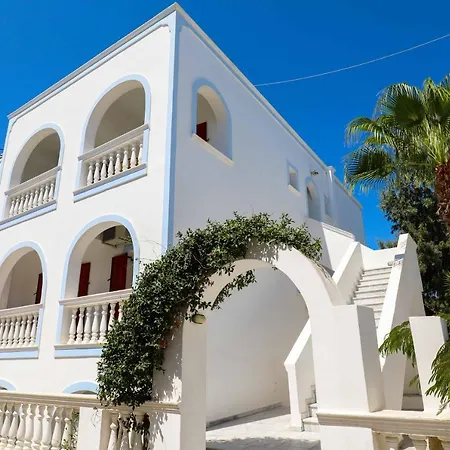 Hotel Finikas Santorini 3*